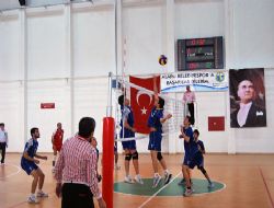 VOLEYBOL TAKIMI  PLAY OFF'TA